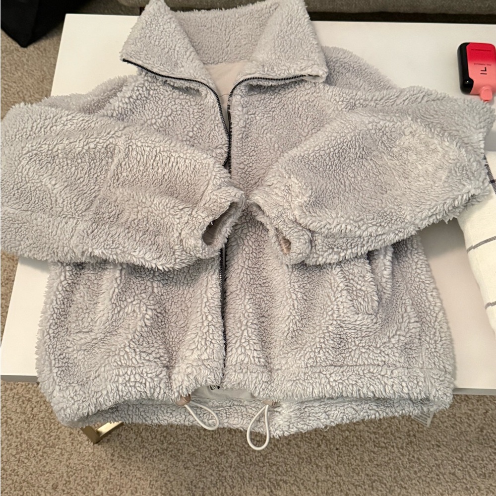 Lululemon Cozy blue/grey Sherpa Jacket sz 6